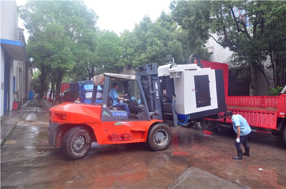 防汛期間，皖南電機轉移重要設備至安全地帶